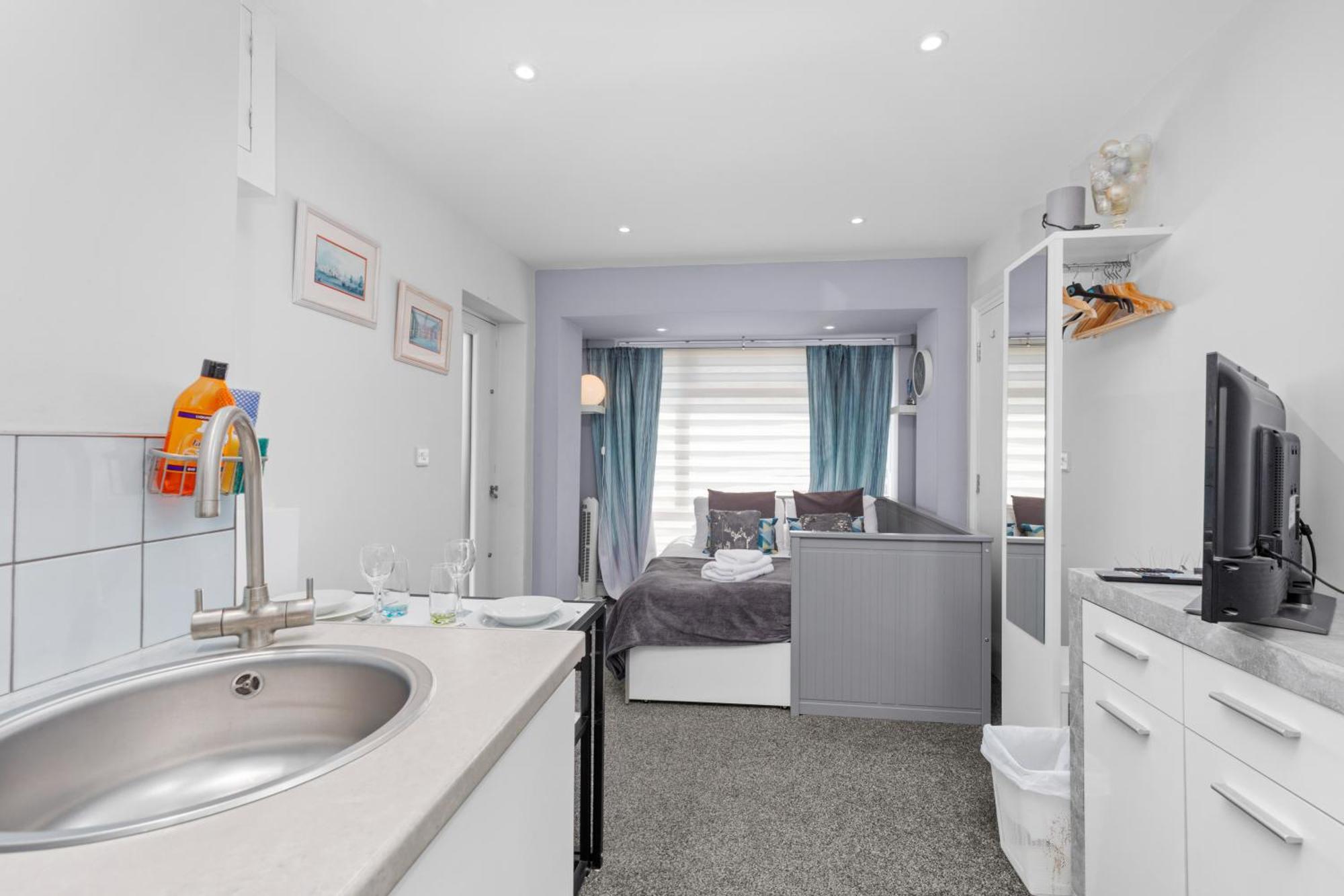 Rottingdean Boutique Studio Apartment By The Sea ブライトン エクステリア 写真