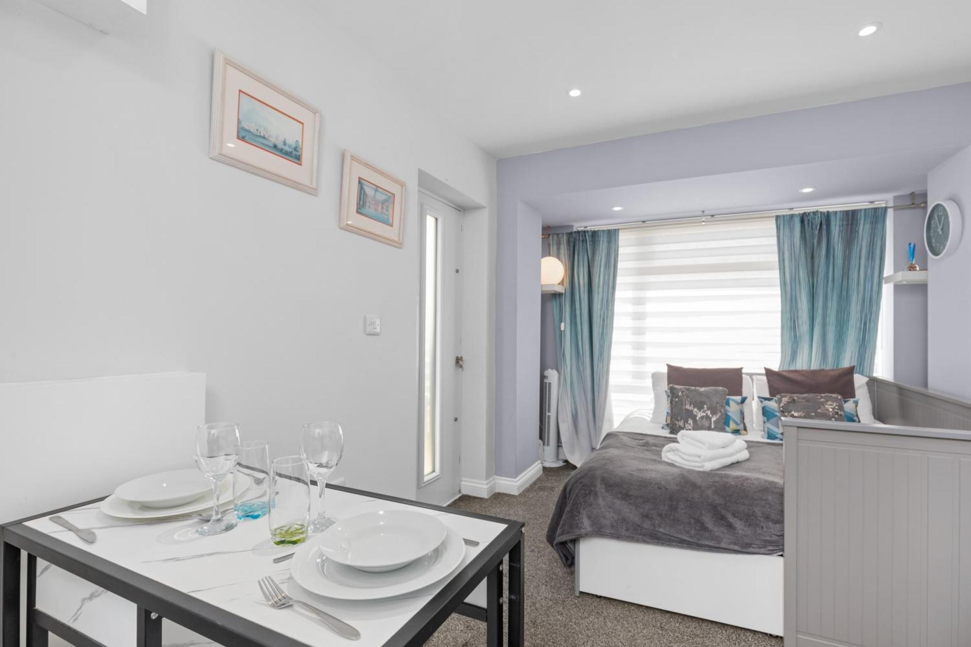 Rottingdean Boutique Studio Apartment By The Sea ブライトン エクステリア 写真