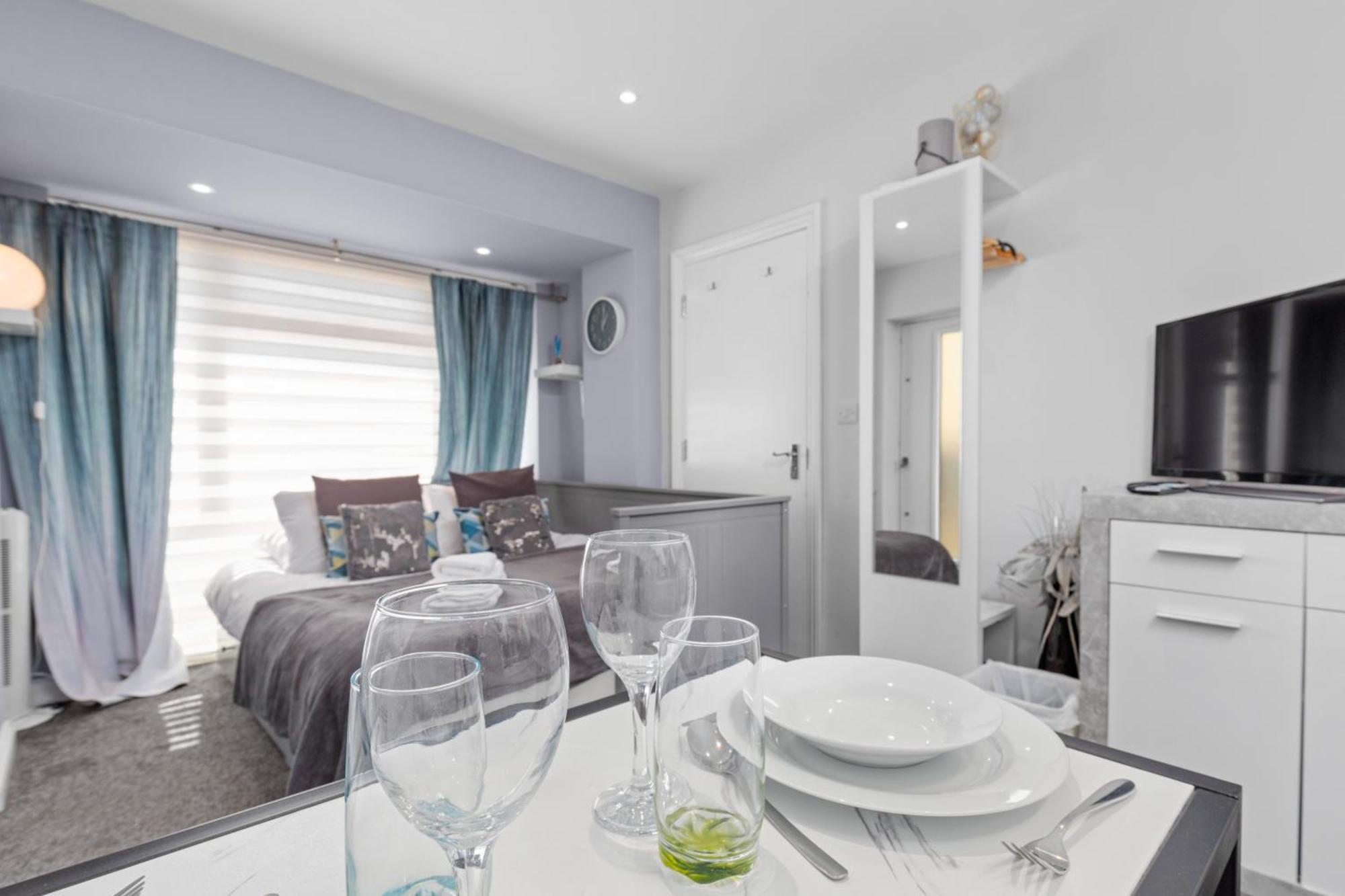 Rottingdean Boutique Studio Apartment By The Sea ブライトン エクステリア 写真