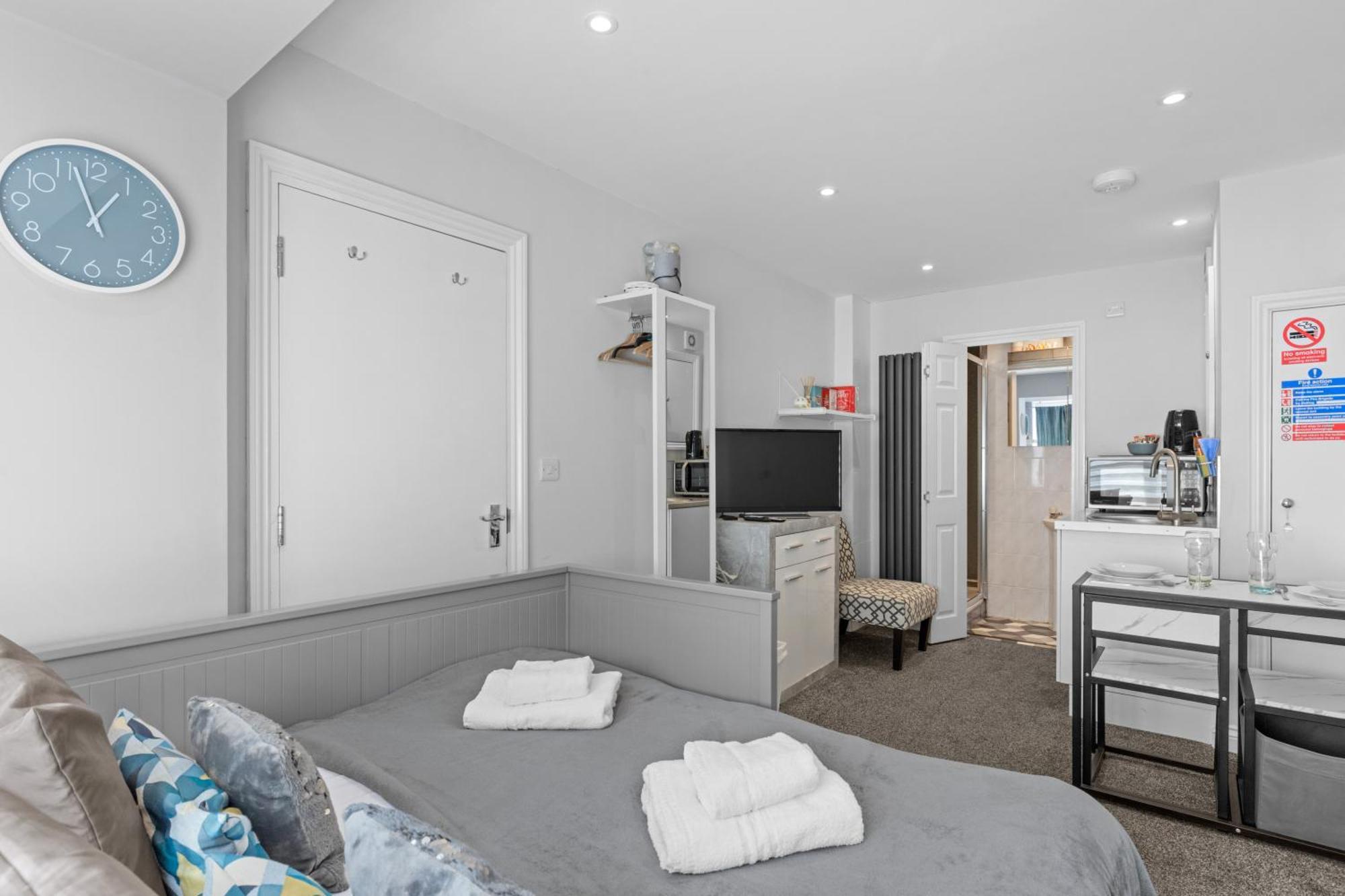 Rottingdean Boutique Studio Apartment By The Sea ブライトン エクステリア 写真